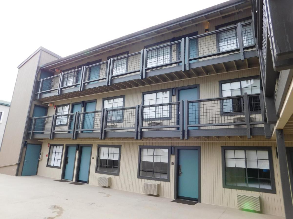 Wave Street Inn Monterey Exterior photo