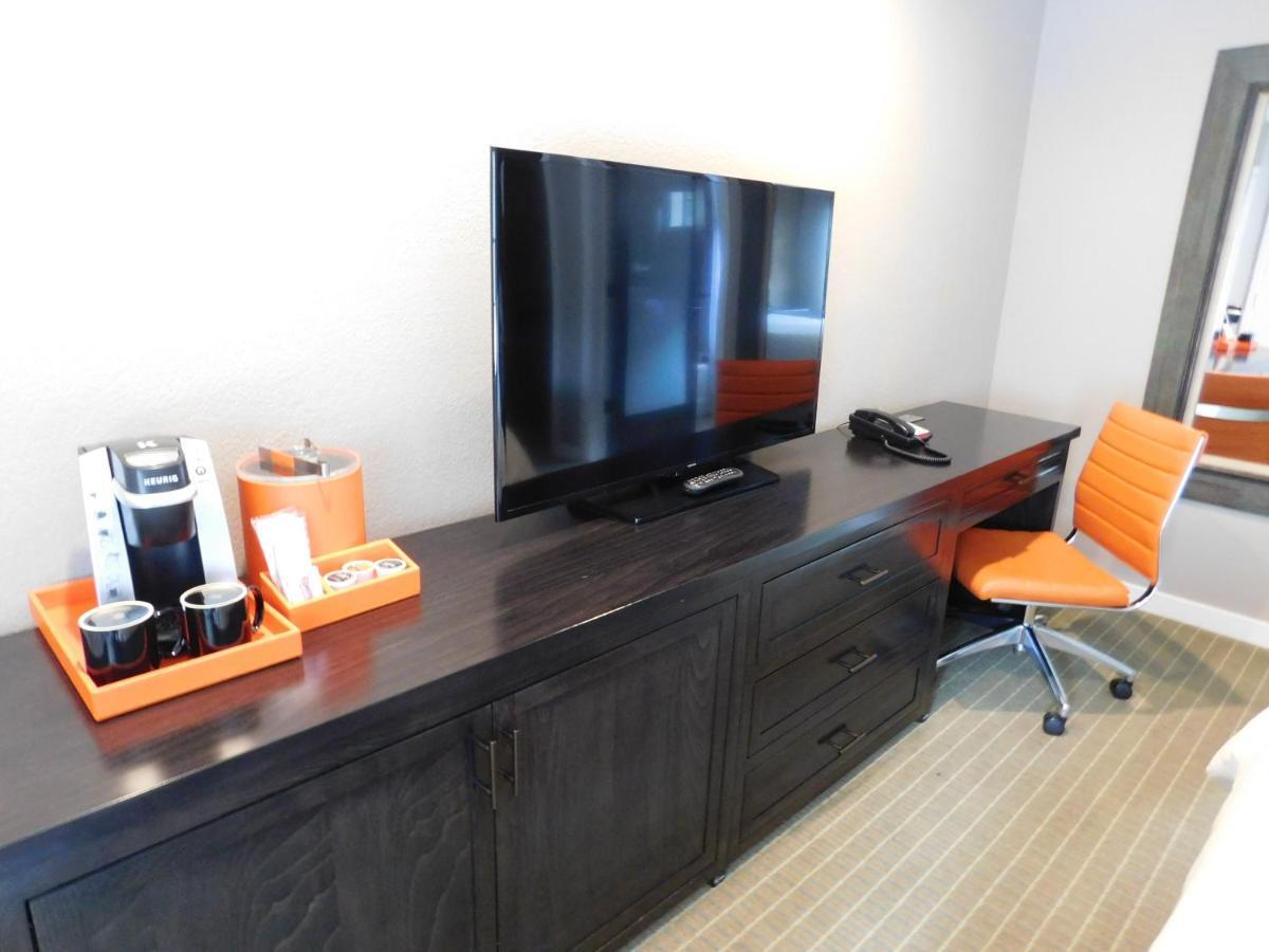 Wave Street Inn Monterey Room photo